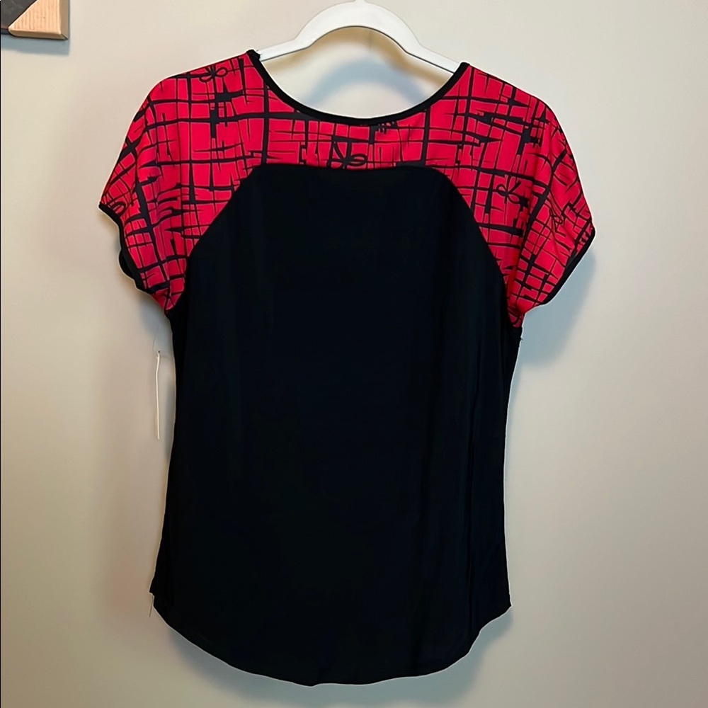 PerSeption Concept Black and Red Graphic Fitted Short Sleeve Crew Neck Shirt New - Picture 3 of 6